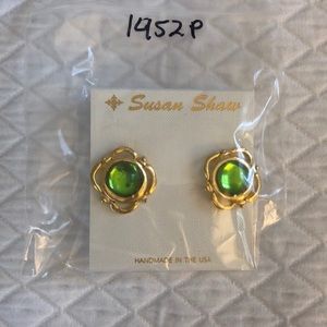 Brand New Susan Shaw gold and green earrings!